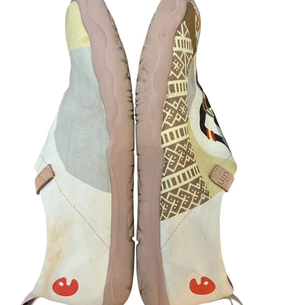 UIN African Beauty Art Shoes Size 9.5 | Travel Slip-On | Gently Used - Picture 3 of 7